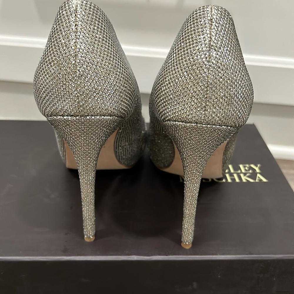 New Badgley Mischka Kassidy 11 pumps - Picture 7 of 12